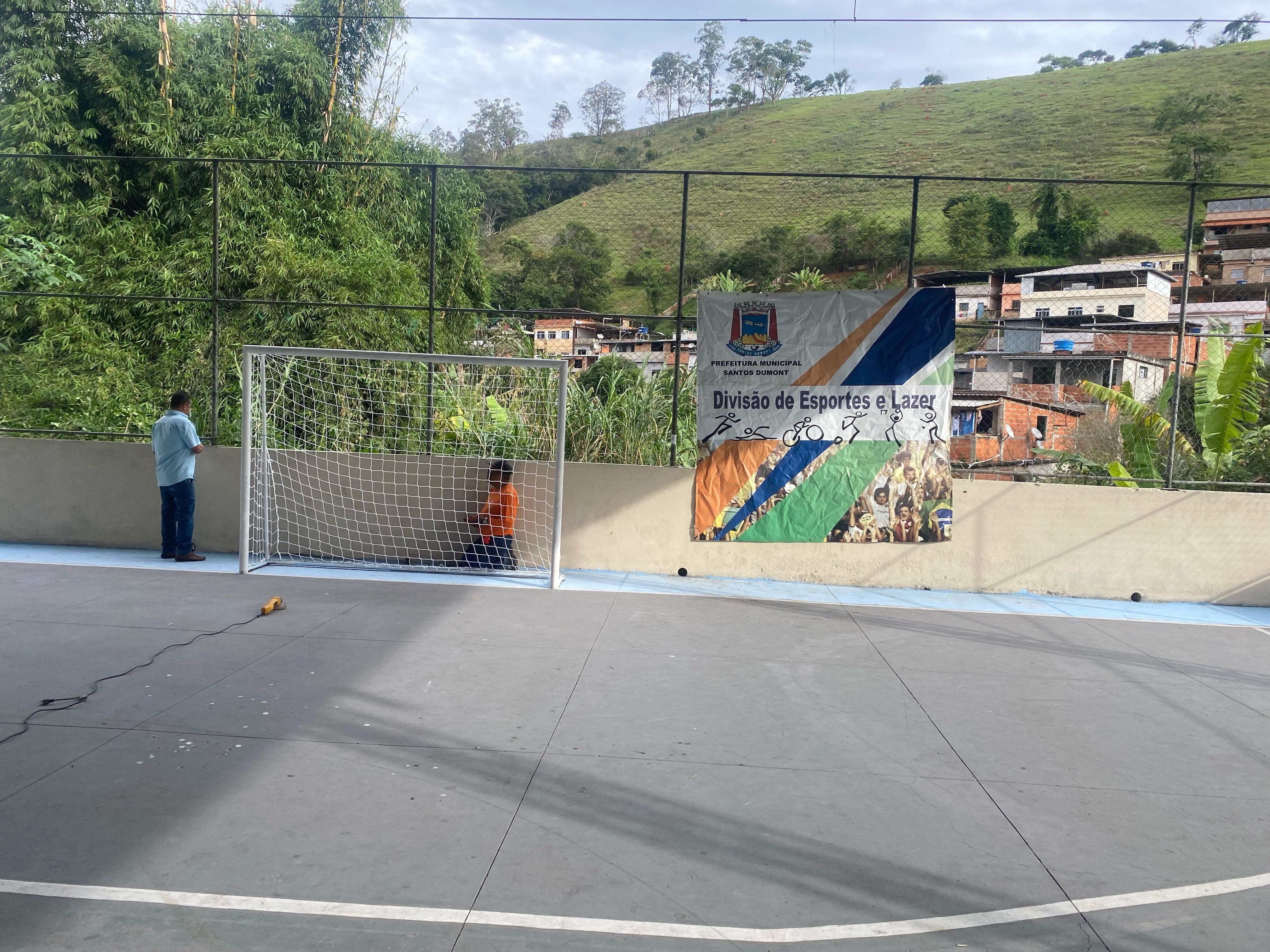 Quadra poliesportiva do Bairro da Glória passa por revitalização e é reinaugurada